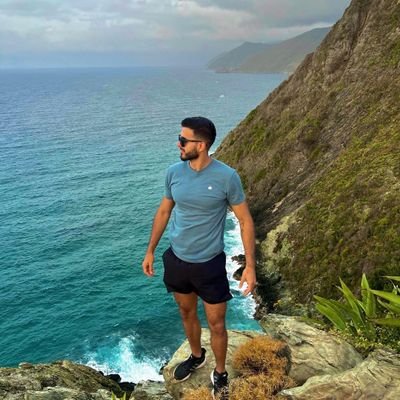 me gustan los deportes y las peliculas.
(soy nuevo en x)
-Si no te equivocas una y otra vez, no estás haciendo nada innovador-