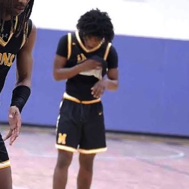 C/O 2026 | Meadowdale highschool | 6’0 | contact # 937-546-1693 / instagram:1lilbudd | GOD |Family | school | hoops