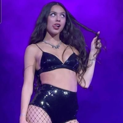 livrodrigolove's profile picture. wlw!!! 💖💜💙 •
bi! (but mostly gay 🤭) •
livie! •
guts tour outfit enthusiast •
she/her •
h*rny at times 
under 1️⃣8️⃣