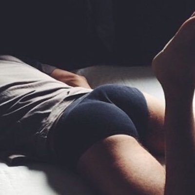 Pasivo serio y reservado en Neiva 😈 Discreto en la calle, una perra en la cama!!
