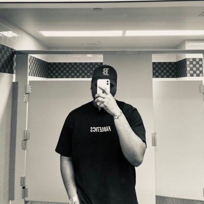 thevictoraliyu's profile picture. || Escape the Ordinary || DVM || PhD Student @WSUPullman ||