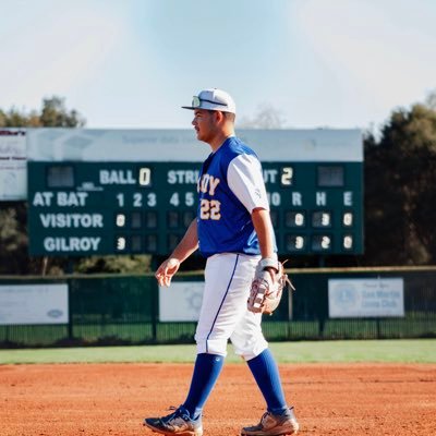Gilroy High School (CA) 2026 | 6’1” 245 | 2x BVAL All-League + Honorable Mention | 1B ⚾️ 98+ EV | 🏈 RT/DT | 408-823-4233 | NCAA ID: 2508689807