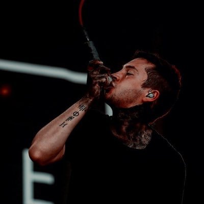 Polarizedskltn's profile picture. I’m just a ghost |-/ •