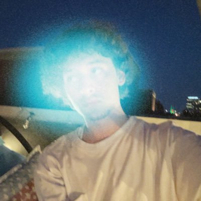 he/him 20 (aspiring) singer ari🫧 mariah🦋 beyoncé🐝 brandy🌕