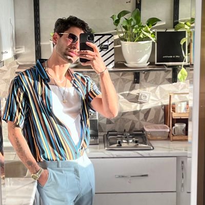 German teacher 🇩🇪 Fitness style ✌🏻Physical Education Experte 📚Football player