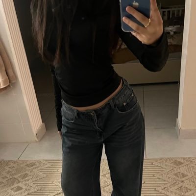 sr8917090019094's profile picture. “I write to you and that is how I live”