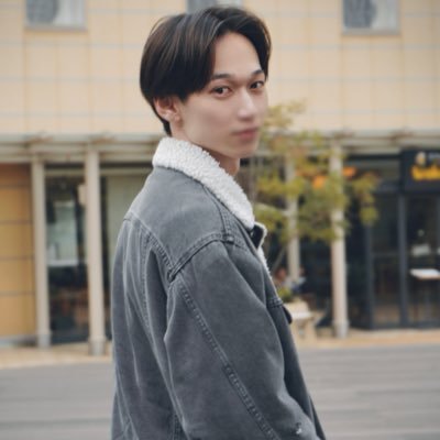 国民の恋人【Me】NAO:CANDY KOBE/age22/ 177cm / 60kg / ESTJ(幹部) / 兼業セラピ【Like】服/ラーメン/読書/ビリヤード【SNS】LINE・X・TikTokその他 下記リンクに載せてます↓