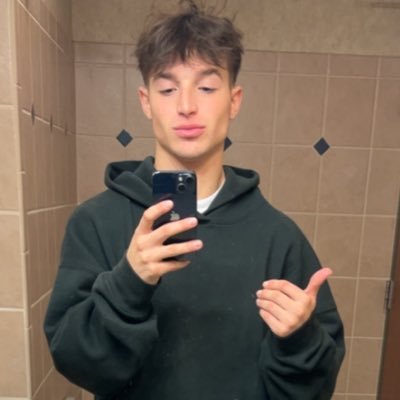 BlinkerVal's profile picture. Radiant - Academic Weapon