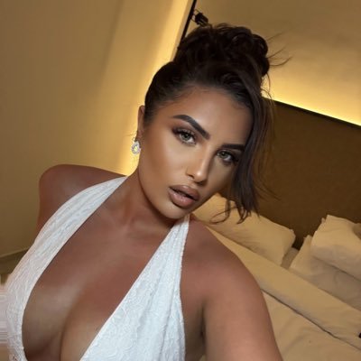 27 y/o🌺 british | your expensive addiction | link below you won’t regret it ⬇️ £30 tribute.