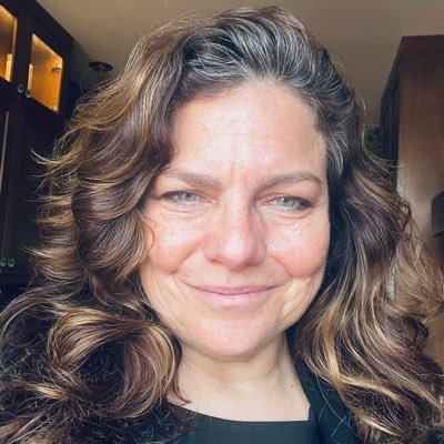 NOLA girl, owns Bumpus hounds, music connoisseur, LSU/Saints fan, lover of travel and a true Gemini