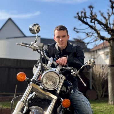 Klausi09953825's profile picture. „Rasieren und Dominieren“ ~Kermit