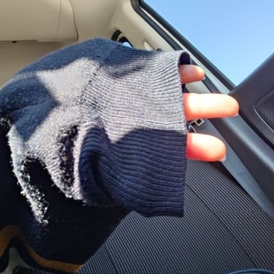 kanure083125's profile picture. パチンコ好きなぽっちゃり女子よりも、ただ太っているだけの自分に自信を持てない女です。自分から絡みにいけないので絡みにきてくれるひと大歓迎中。旦那がいますので会えるか会えないかは貴方次第。会いたいより会いに行くって言われたい派。好き嫌い激しいです。20代後半。独占欲強め。返信早い人が好きです。それでも良ければ~🫶🫶