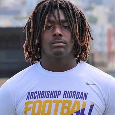 206lbs 6’0”//Archbishop Riordan HS 2027 // #32// RB// 3.0 GPA// IG: Adonyae_Brown #inyaewetrust #yaeinbeastmode (510-338-2471)