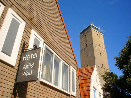 Small and comfortable #hotel in the heart of West #Terschelling with uniquely decorated rooms. Located at the foot of the #lighthouse.