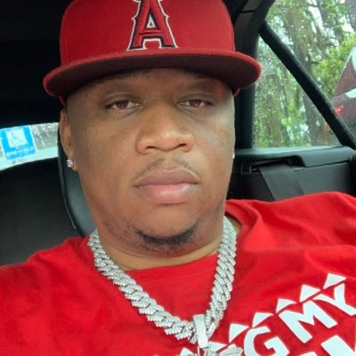 big fan of the New York Giants.
snapchat = gottistyle12
ig=tmc.gotti