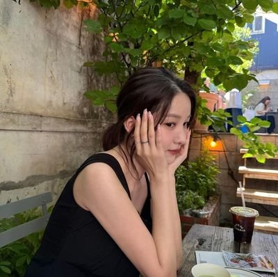 ♡₊˚ 🎬・₊✧

#non-existent; a girl with wholehearted love for her idol (^з^)-☆