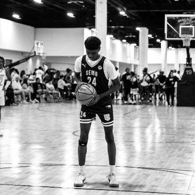 | Jakarion Ray | 6’3 | Class of 2028 | Sikeston high school rayjakarion@gmail.com