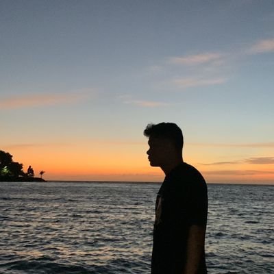 marekuuuu's profile picture. 99.99% empty space