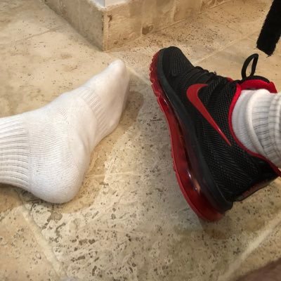 FeetMaster 🇫🇷🇬🇧 T43 | Findom Viens tout perdre à mes pieds | 💶💪 👟🔞 Proprio de @slave_here @soumisardent @occpuissancesub second compte : @MstrOcc_