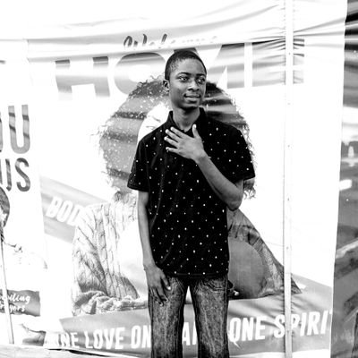 I'm a chosen ✝️🇫🇷✌️. Football lover ⚽
Victor oshimen 🎭 fan 🇳🇬🫂. Manchester United fan❤️🛑