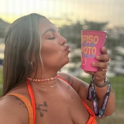 rrn_ju's profile picture. Seja amor , se deixe amar e se ame em 1 lugar 🍀🤍🤏 Mãe da Bia & Vivi 🩷 Flamenguista 🔴⚫️ RRN 12° Sagitariana ♐️