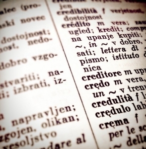 Traduco tweets via twitter in tempo reale, dall'inglese all'italiano e viceversa. Girami il tweet che non capisci, io te lo rimando tradotto.