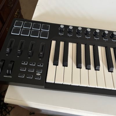 MUSIC PRODUCER/ COMPOSER BUSINESS EMAIL: rathadon@icloud.com