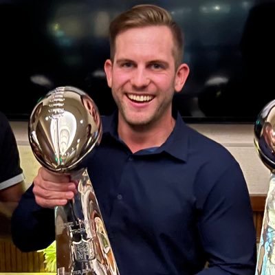 beonthelukeout's profile picture. Probably thinking about my next Fantasy Football trade… 📈🏈 Writer & Analyst for @RotoBaller @RotoBallerNFL