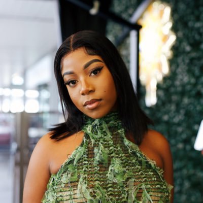 Jennifer_Sma's profile picture. sensitive