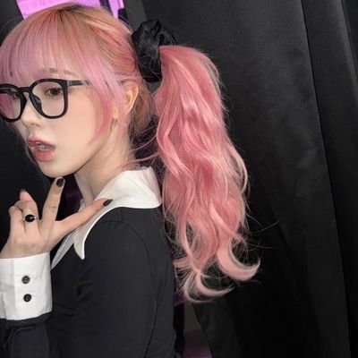 b6rntodiie's profile picture. 