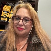 sharon champagne🇨🇦🤸♀️ (@yogachampagne) 's Twitter Profile