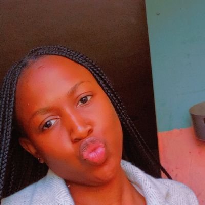 Esther_shekara's profile picture. 