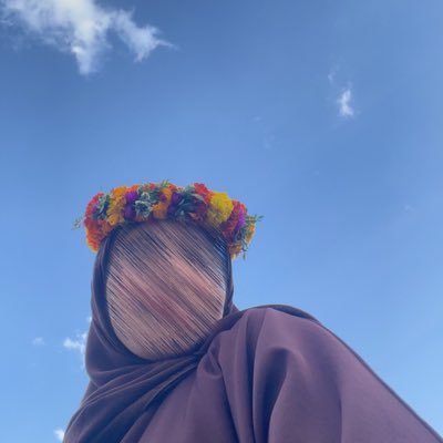 Hams_Ammar's profile picture. وراء كُـــل إنســـان حيــاة يعيشـــها بمفرده