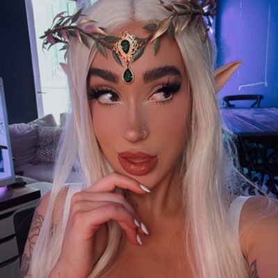 Full-Time Streamer • Twitch & YouTube Partner • Business Inquiries: Jessmeow25@gmail.com 💌