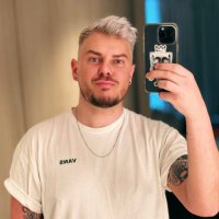 James (@jamesishot) Twitter profile photo