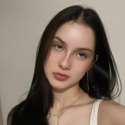 vi_romeroo's profile picture. amo muito o Kendrick Lamar e o Messi. meio paraguaia e meio brasileira