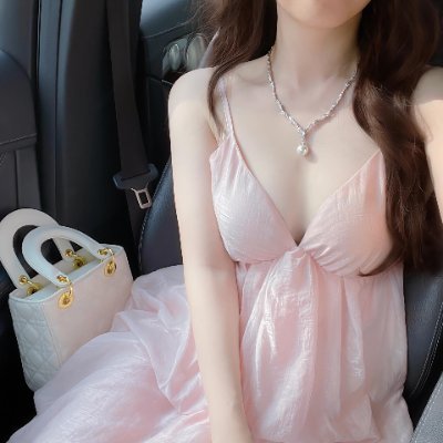 Janee07693292's profile picture. I’m flying because I gave everything up that weighed me down.