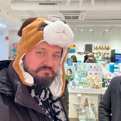 🇨🇿 based, 🇵🇱 born, whovian at ❤️ . Here for the laughs and some unbiased infotainment.