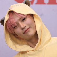 와릿🐳 플로디 🐱 위로🦭 제로즈🌹 (@thisisvaris) 's Twitter Profile Photo