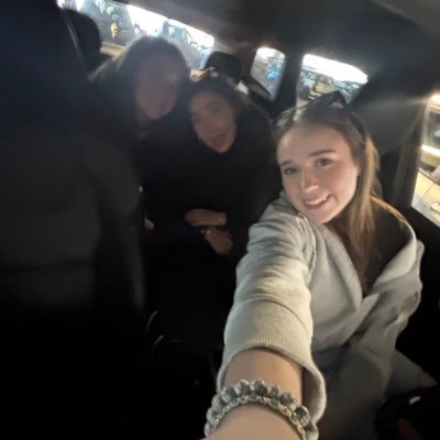 TrendyMads0522's profile picture. 💕☀️🫧🍭