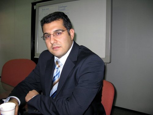 fatihyuzbas's profile picture. Merkezden bakmıyorsak en az bir açıyı kaçırıyoruz demektir...