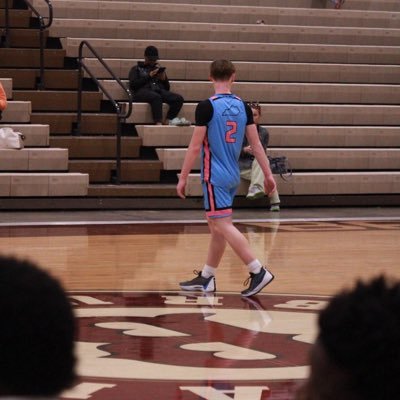 Class of 2027 MLCHS student athlete 4.1 GPA 5’8 combo guard🏀- WR,CB 🏈