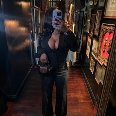 etinesinterlude's profile picture. 🇬🇼