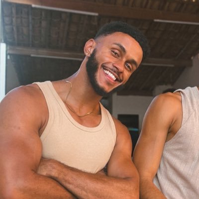 yonormalboy's profile picture. 