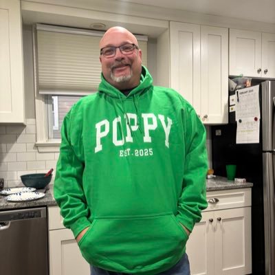Born and raised in Philly, Trained by the US Army, Medical Professional, Republican, Dad, Husband, Golfer, Hunter, Member of @lulucountryclub Free Mason,GenXer
