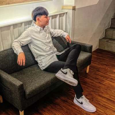 lwc2005's profile picture. ISFJ #0號  夜色裡的壞壞正仔，分享生活的小確幸和微微心情——你的支持，是我持續創作的最佳理由！