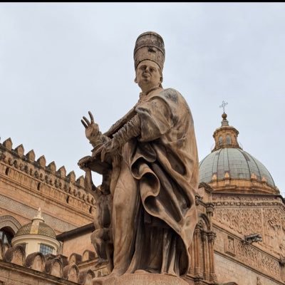 Lower504's profile picture. I’m just an old fat kid on the monkey bars.