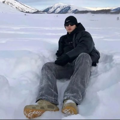 XQ436tuEyK89663's profile picture. 男大在读