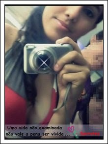 Não Fico solitária quando estou sozinha... ♪