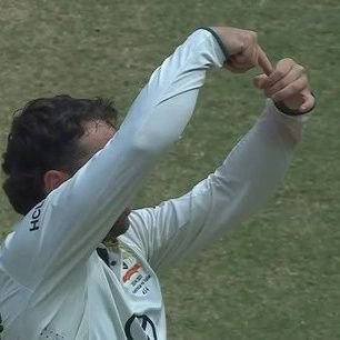 SLOKESHDharani1's profile picture. தல டோனி & தளபதி விஜய் இருவரையும் ரொம்ப பிடிக்கும்.